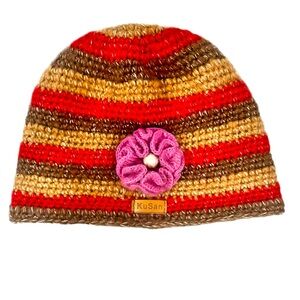 Kusan Accessories Wool Beanie with Crochet Flower. One size. Red/tan/pink NWOT